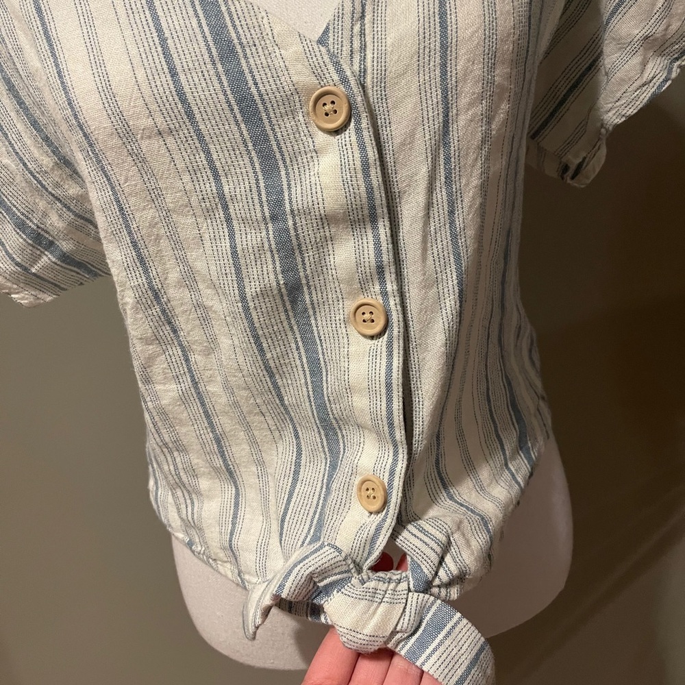 Top - Picture 2 of 3